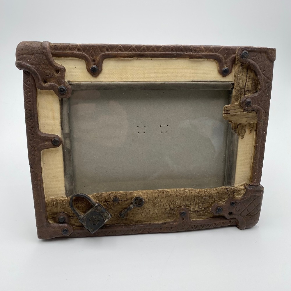 Rustic Steampunk Trunk Photo Frame 5x7 Lock‎ Key Vintage Accent Shelf Decor